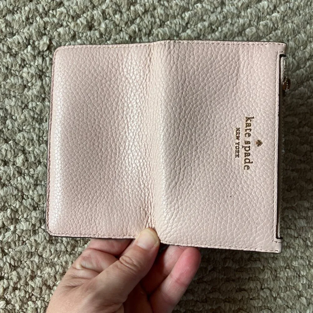 NWOT Kate Spade Pink Pebbled Leather Slim Bifold Wallet Zipper ID Window